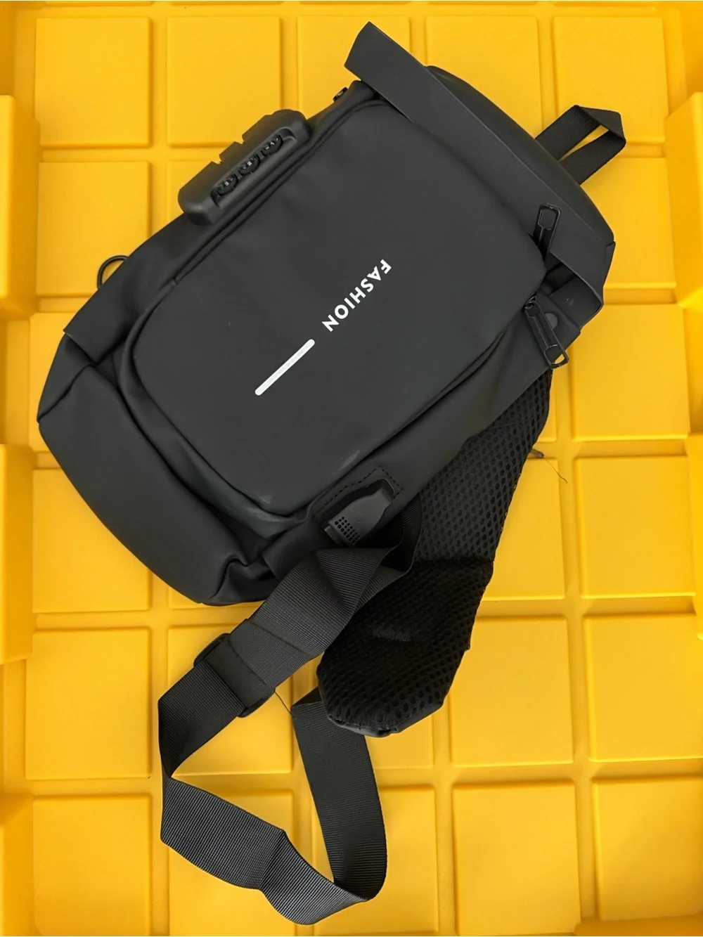 Fashion Black Men's Sling Bag - Compact Everyday Carry